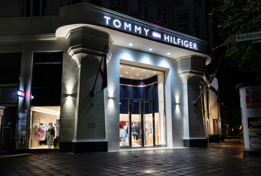 schweizisk uddøde Vedholdende Tommy Hilfiger relaunches Berlin flagship - Retail Focus - Retail Design