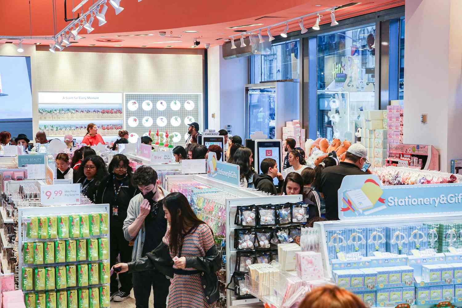MINISO Celebrated the Grand Opening of its Global Flagship Store in