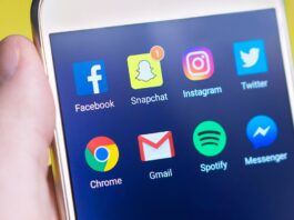 Photo by Pixabay: https://www.pexels.com/photo/person-holding-turned-on-android-smartphone-533446/