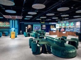 EE launches first Scottish experience store in Glasgow with former Scotland rugby captain John Barclay