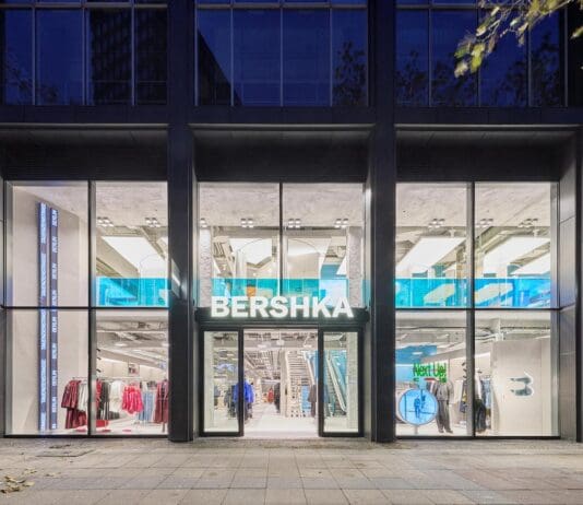 Lakeside Shopping Centre signs global fashion brand BERSHKA