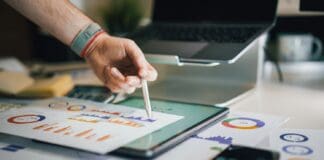 Understanding Data-Driven Visual Merchandising by Using Analytics to Personalise Shelf Displays