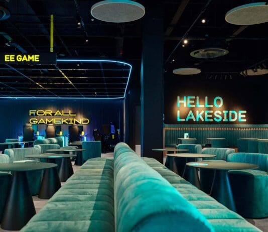 Roaring start: EE launches first experience store of 2026 in Lakeside with former England Lioness Rachel Yankey OBE