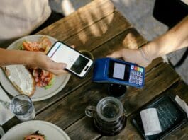 New Paynt Data Highlights How Payment Methods Are Reshaping Tipping Behaviour Across UK Hospitality