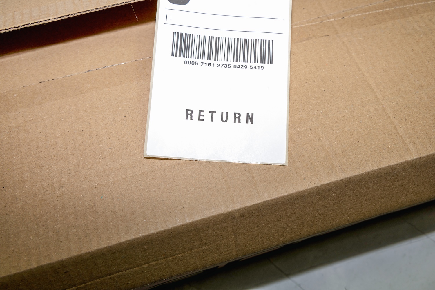 Online order return package with receipt document