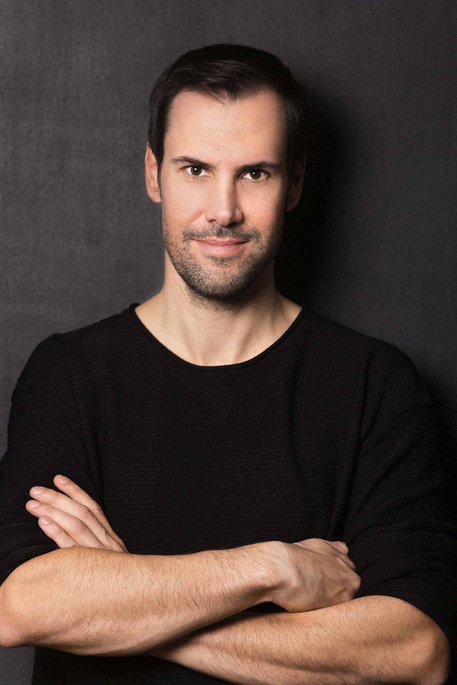 Copie de Anton-Eder-Headshot mid